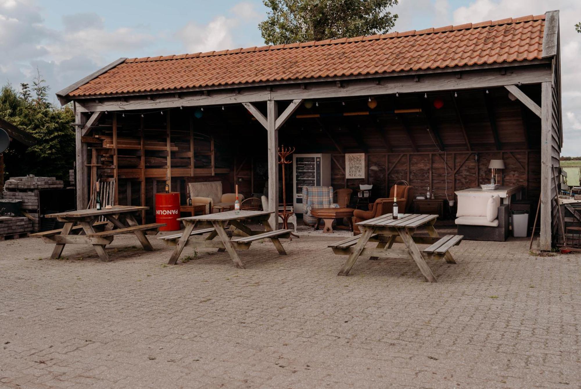 Finse Woning Op Camping De Tulpenweide Breezand Exterior photo